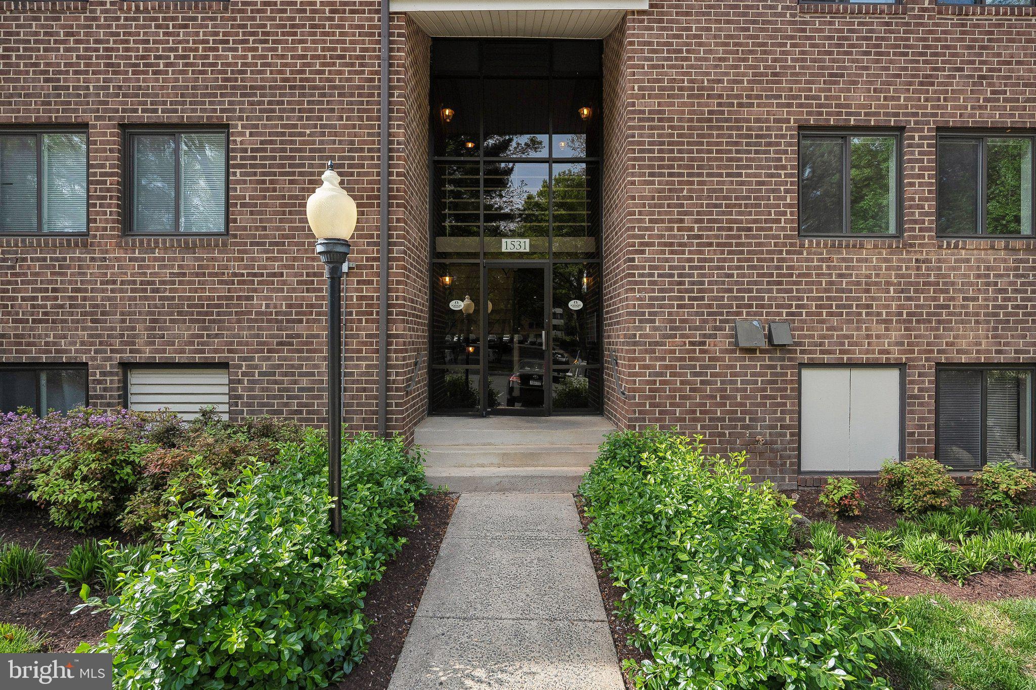 1531 NORTHGATE SQUARE 12B