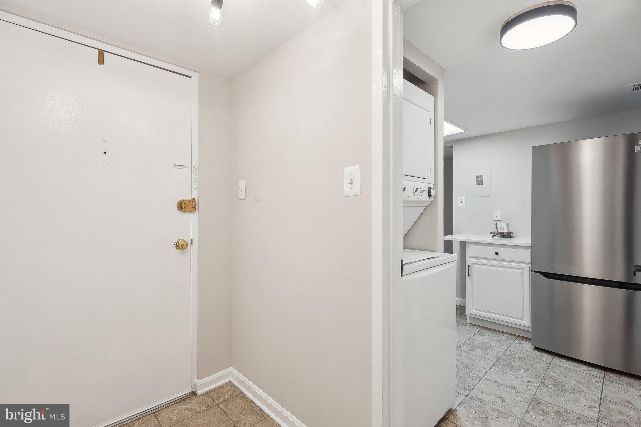 1531 NORTHGATE SQUARE 12B