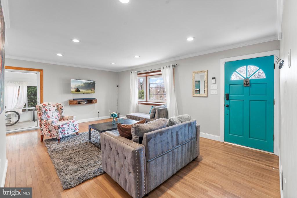 3519 OAKWOOD LANE