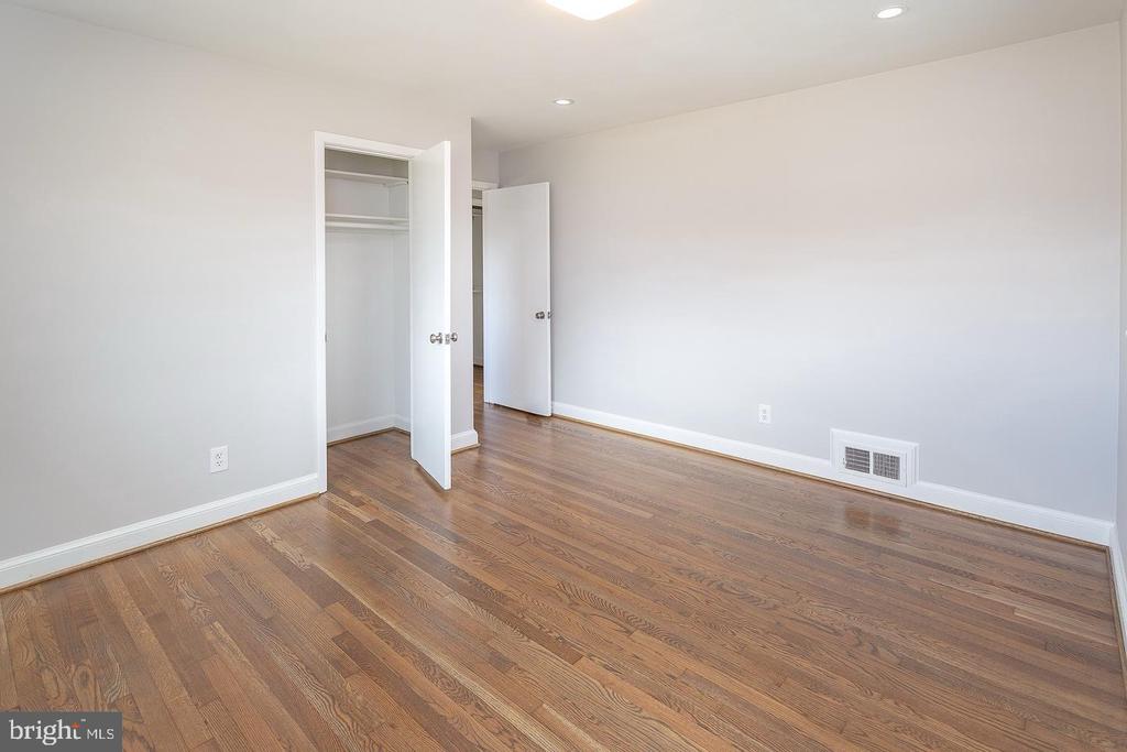 7207 NORMANDY LANE