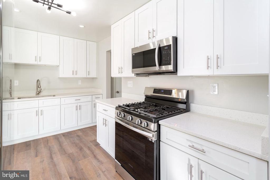 7207 NORMANDY LANE