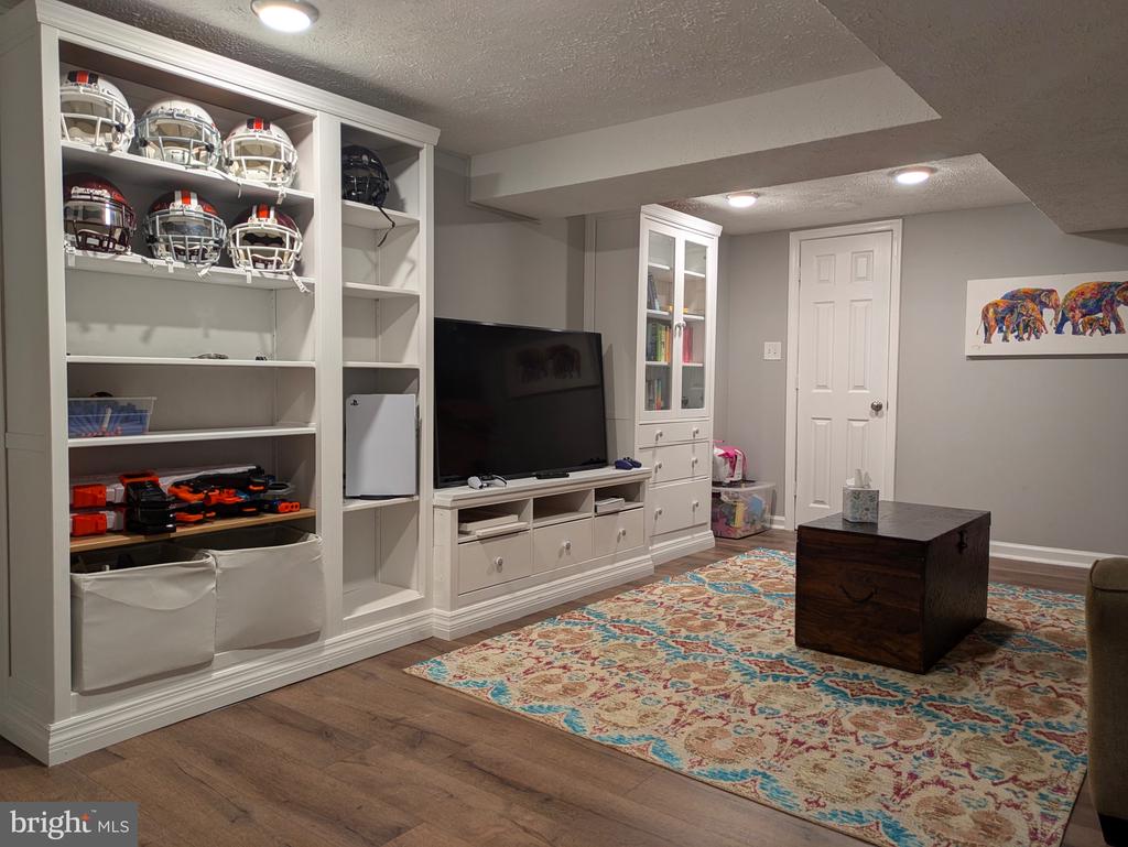 7207 NORMANDY LANE