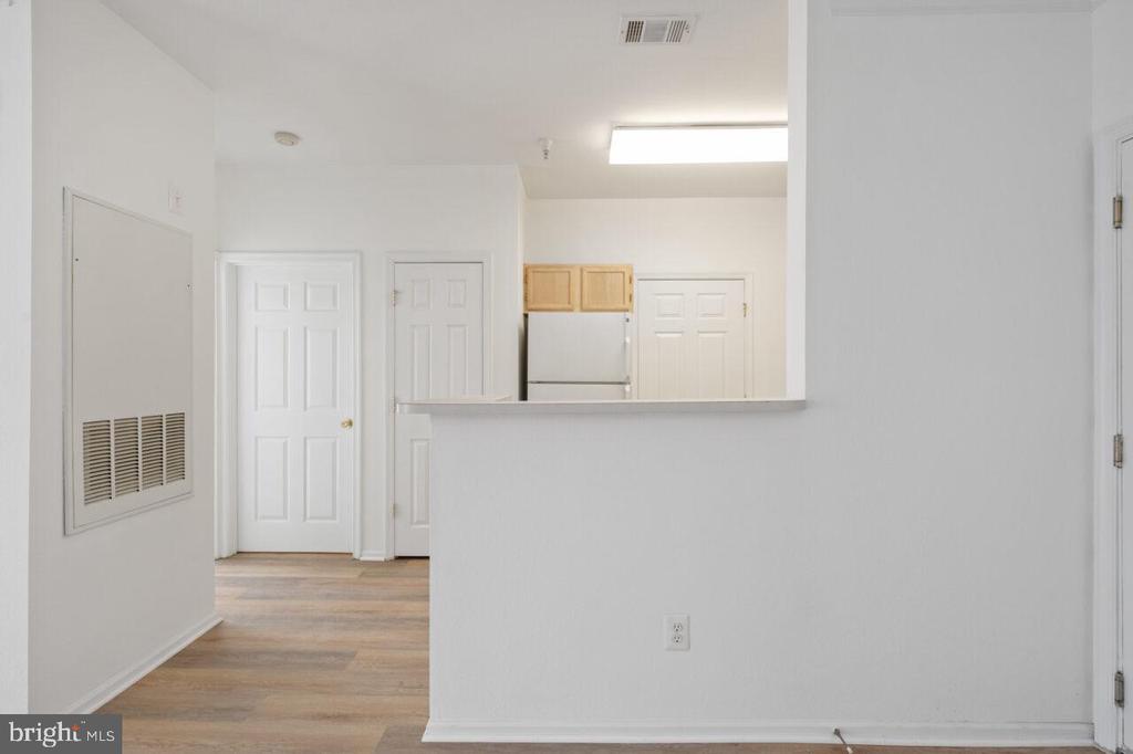 1521 SPRING GATE DRIVE 10206