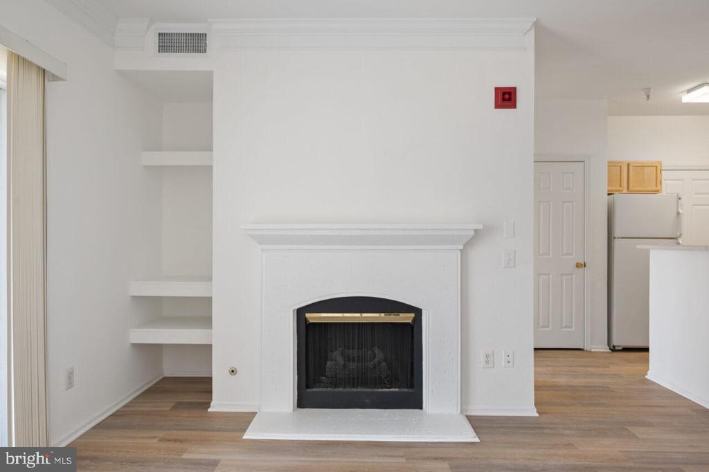 1521 SPRING GATE DRIVE 10206