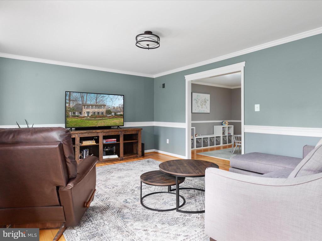 12212 ROWAN TREE DRIVE