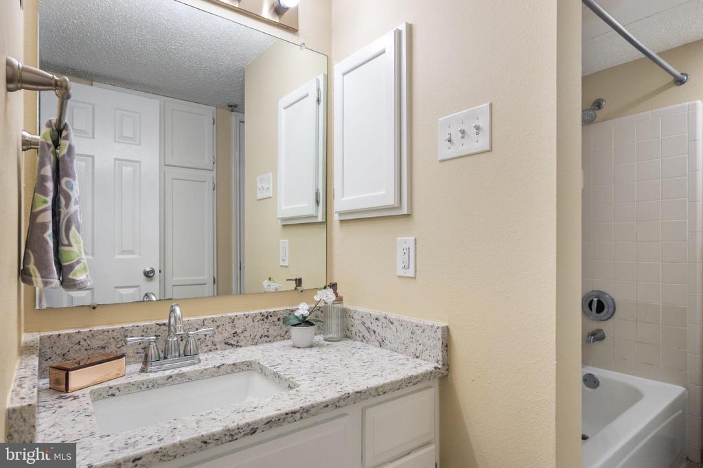 1524 LINCOLN WAY 409