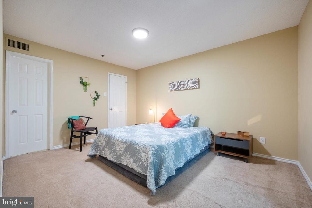 1524 LINCOLN WAY 409