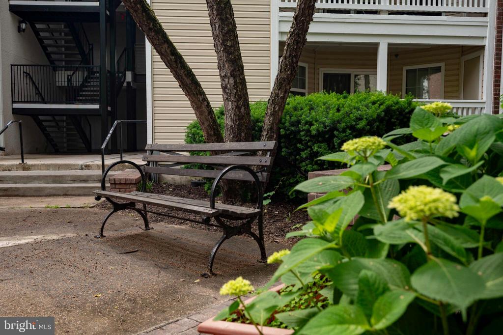 1524 LINCOLN WAY 409