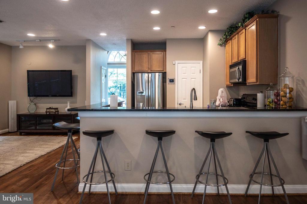 1524 LINCOLN WAY 409