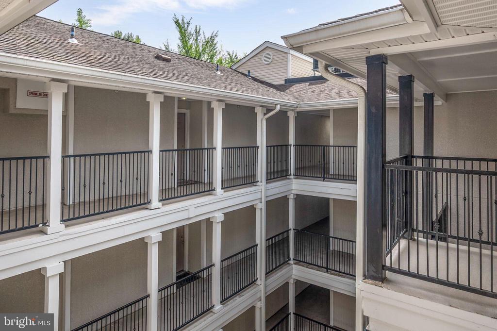 1524 LINCOLN WAY 409