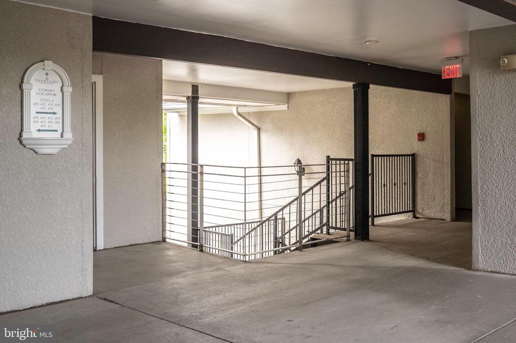 1524 LINCOLN WAY 409