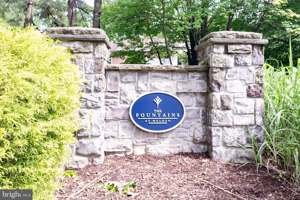 1524 LINCOLN WAY 409