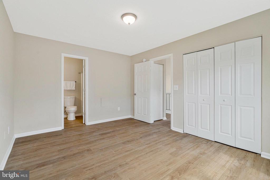 14013B GRUMBLE JONES COURT