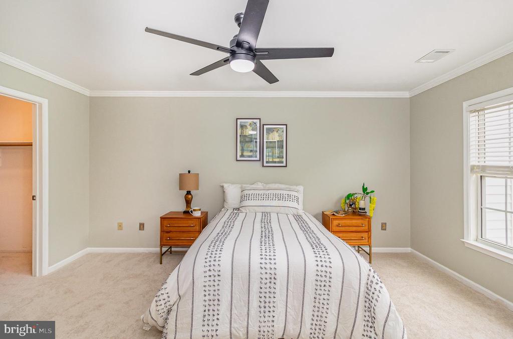 13137 ASHNUT LANE