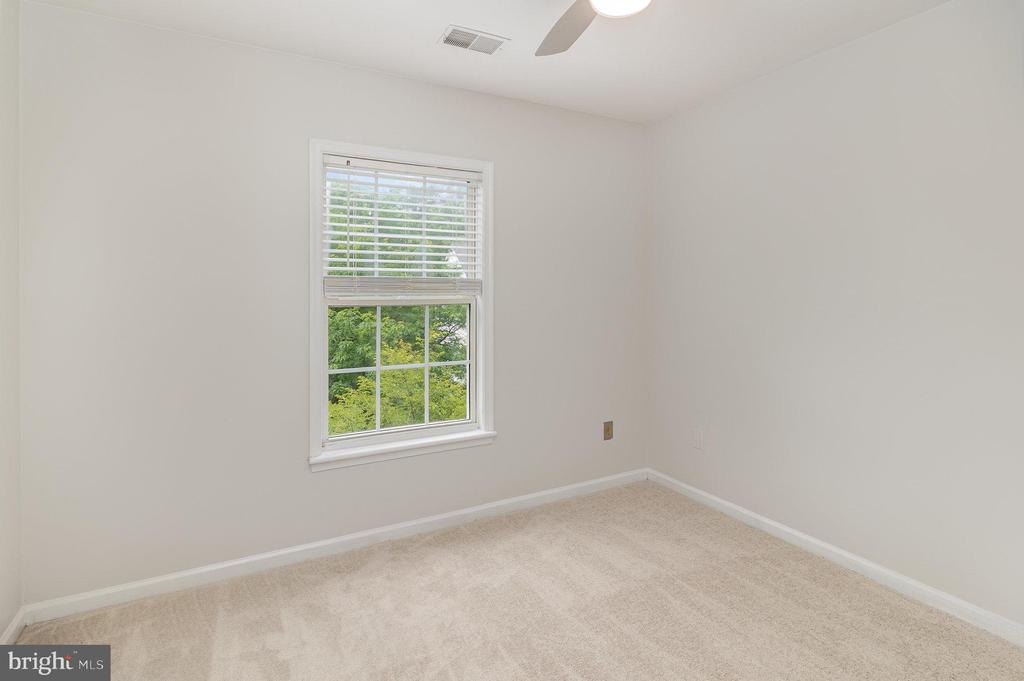 13137 ASHNUT LANE