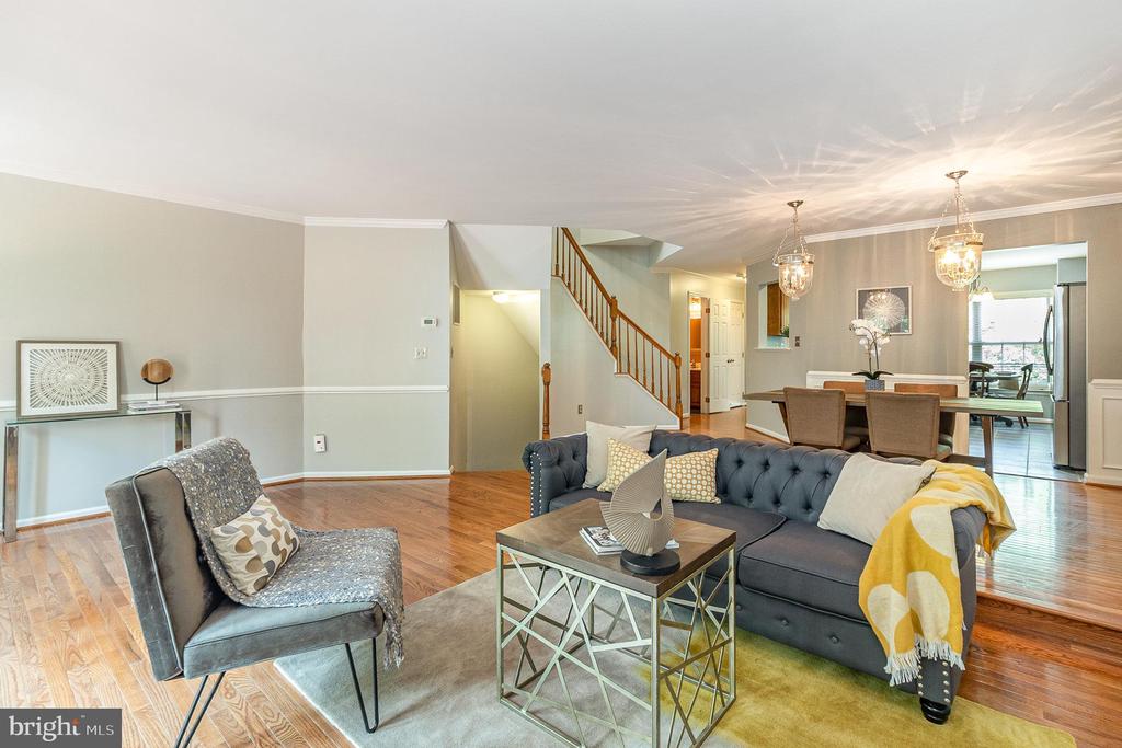 13137 ASHNUT LANE