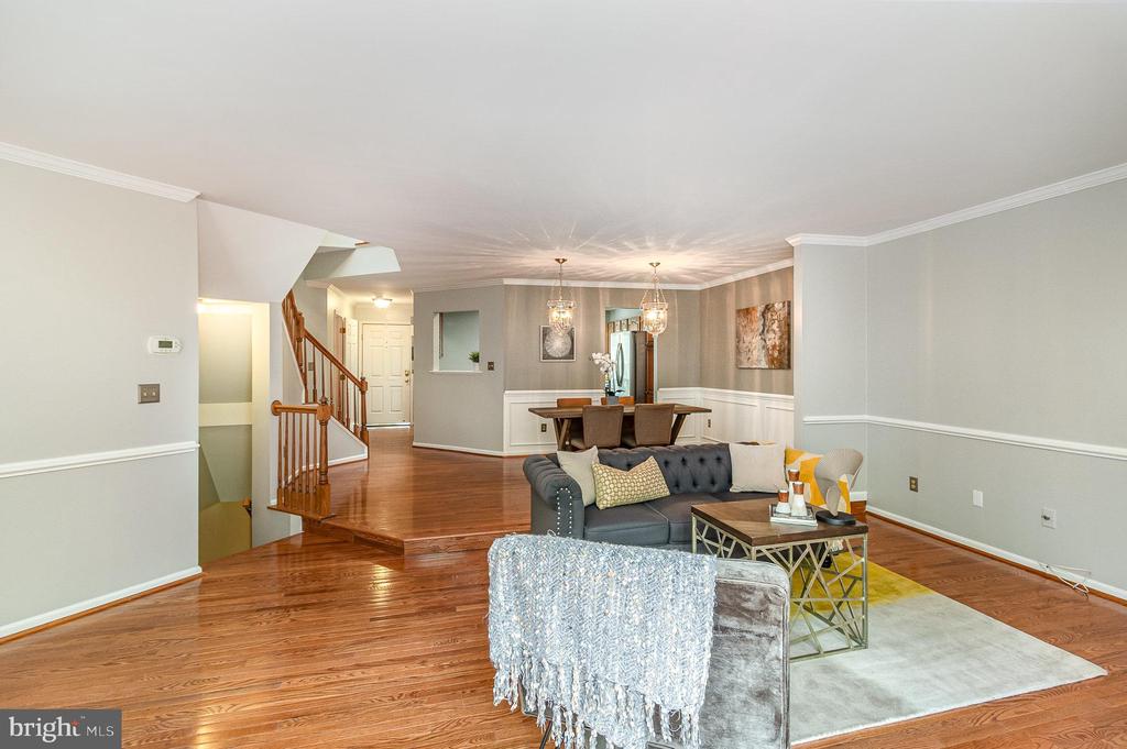 13137 ASHNUT LANE