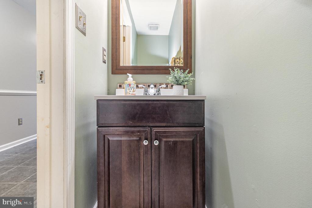 13137 ASHNUT LANE