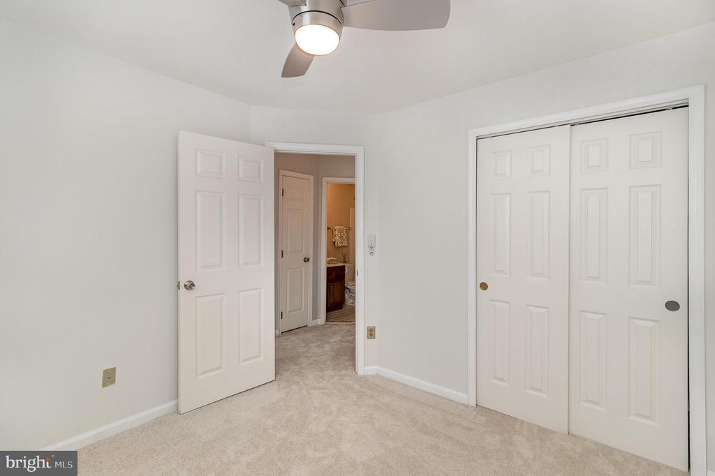 13137 ASHNUT LANE