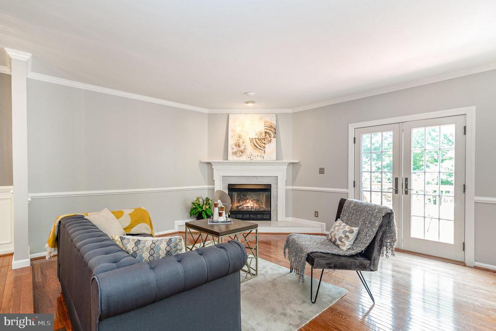 13137 ASHNUT LANE