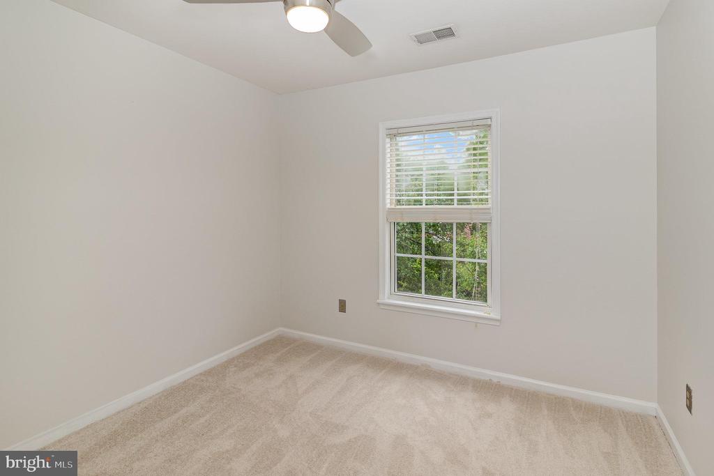 13137 ASHNUT LANE