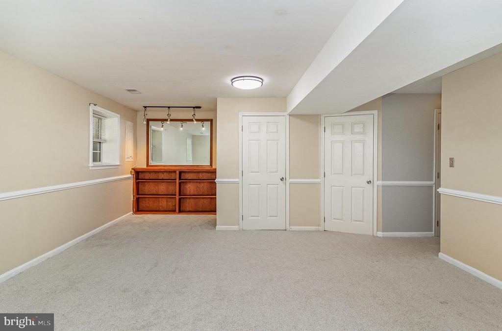 13137 ASHNUT LANE