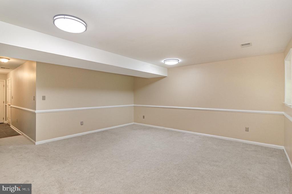 13137 ASHNUT LANE