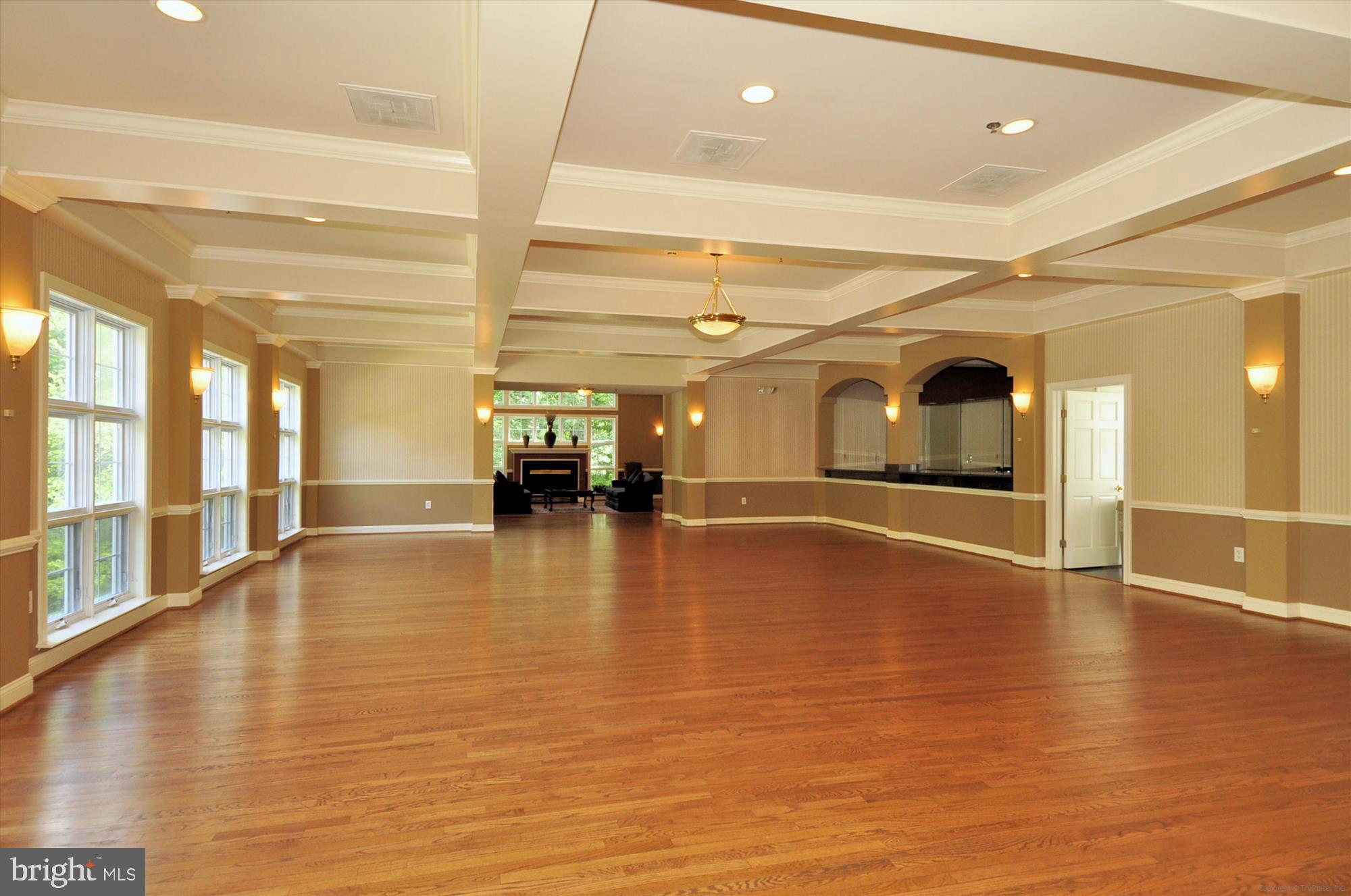 7436 COLLINS MEADE