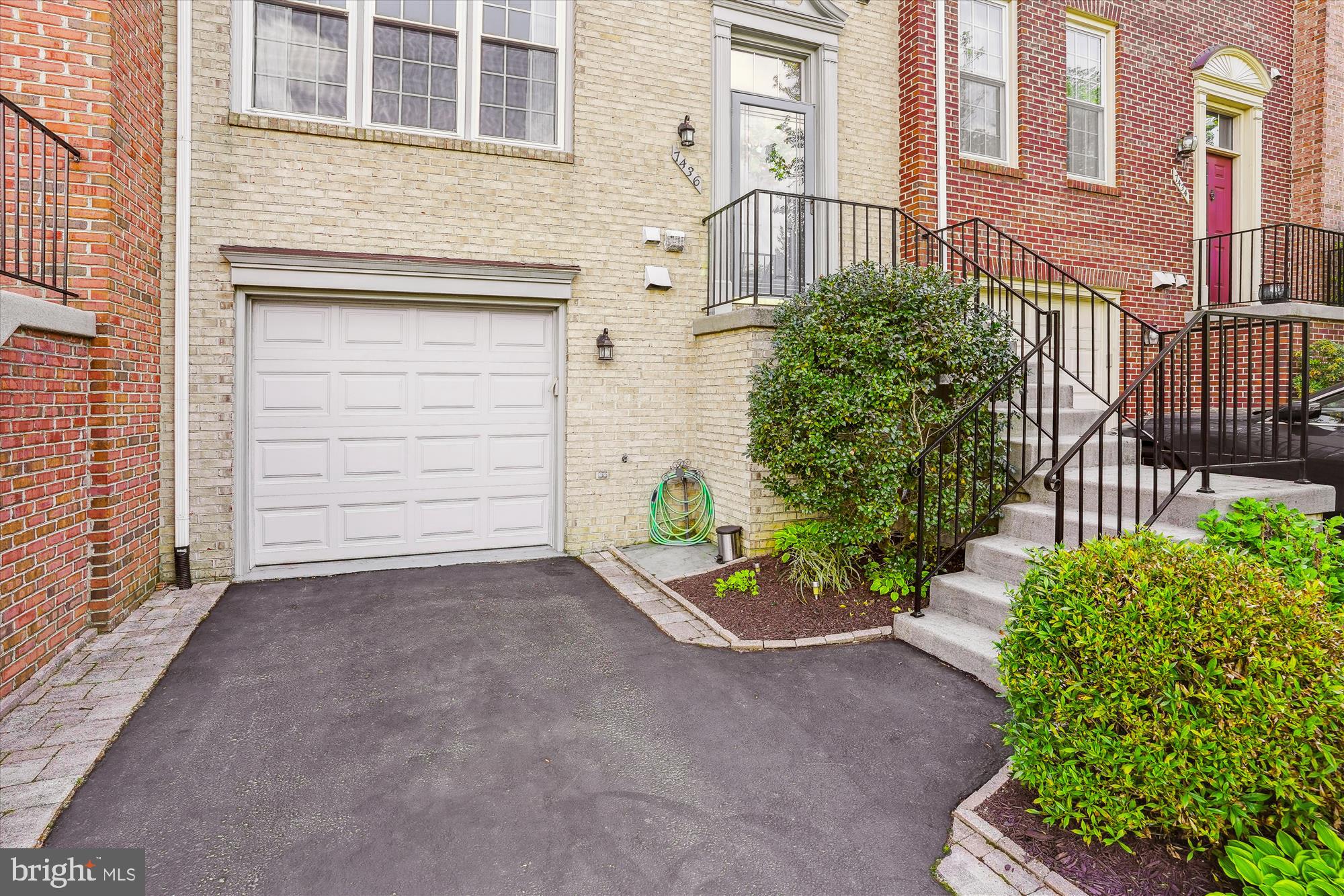 7436 COLLINS MEADE