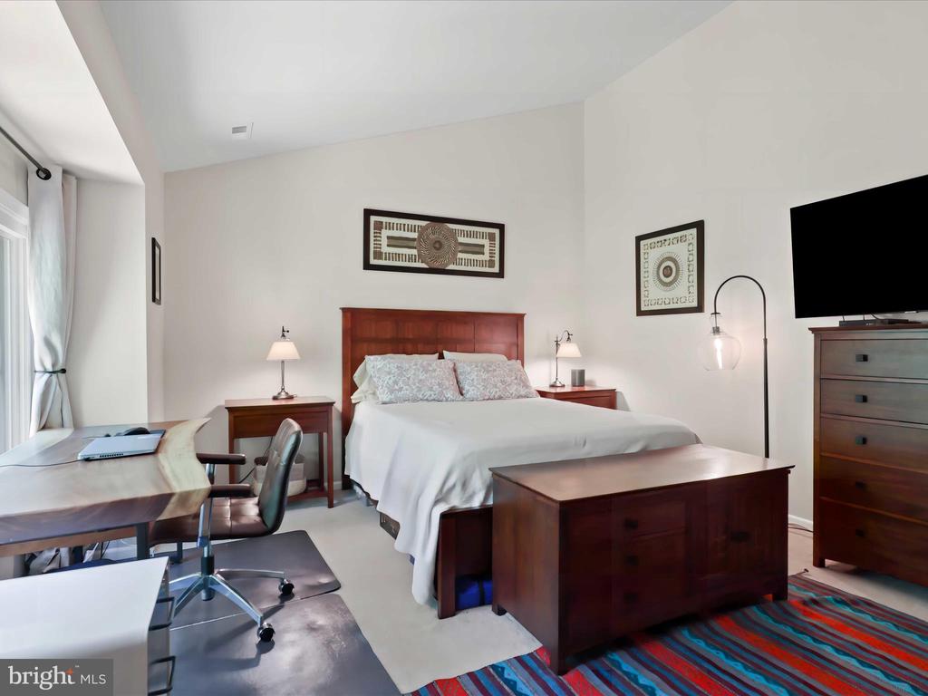 12516 FANLEAF COURT