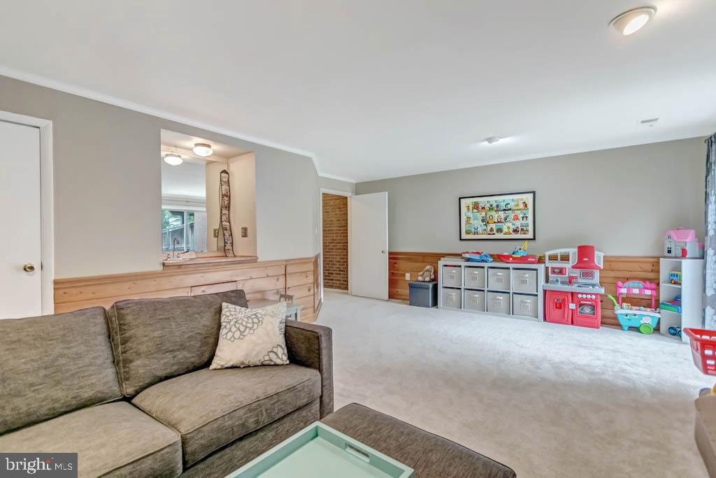 2883 SUTTON OAKS LANE
