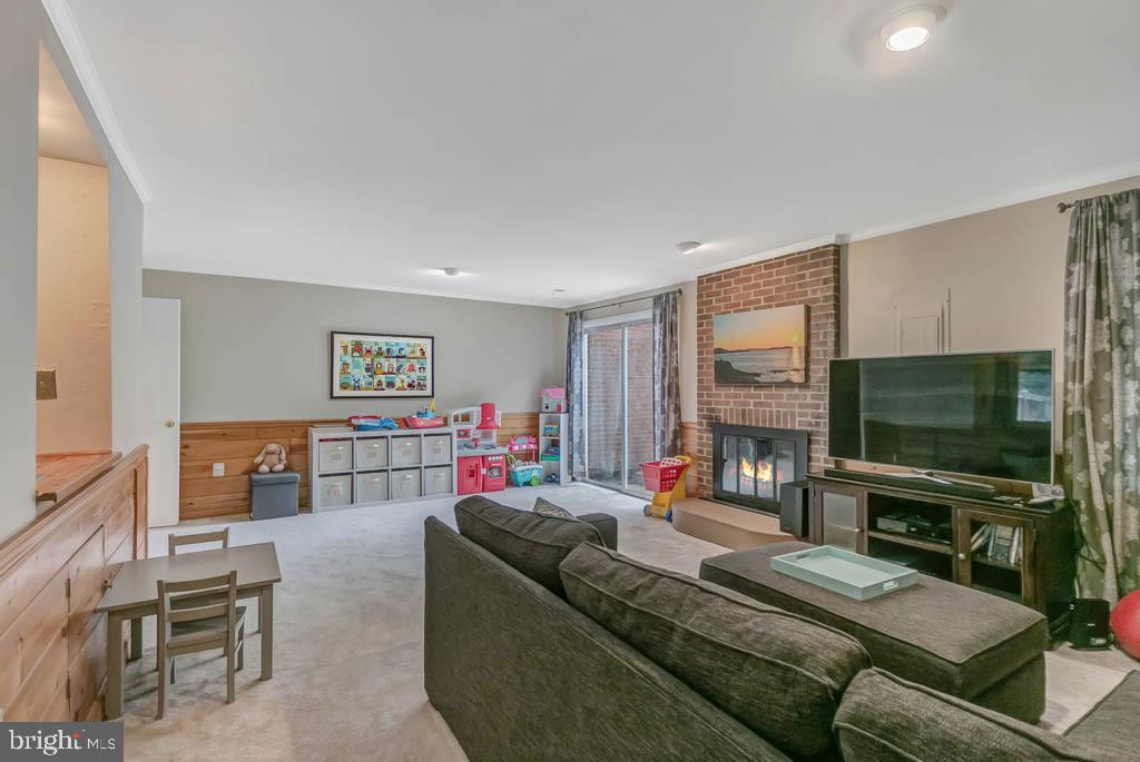 2883 SUTTON OAKS LANE
