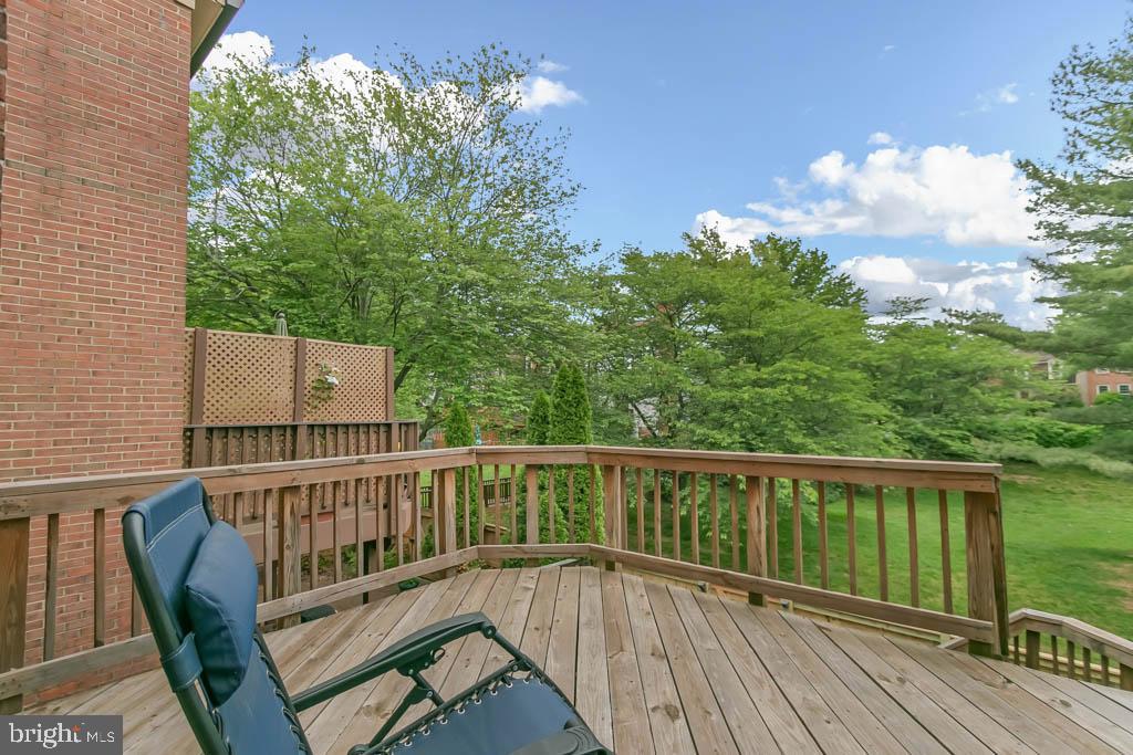 2883 SUTTON OAKS LANE