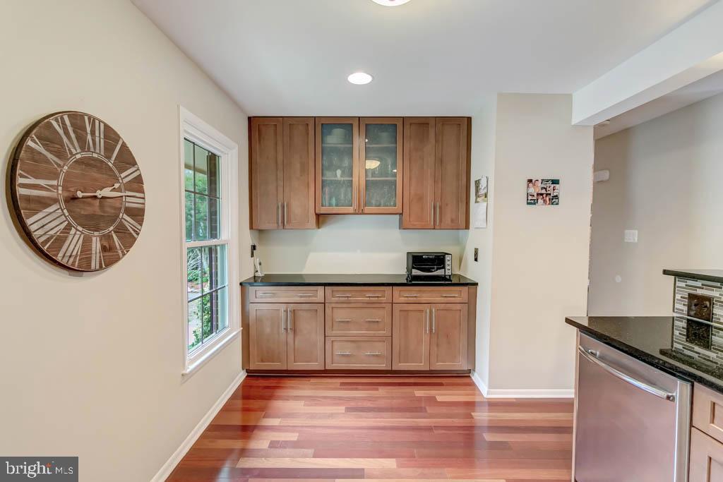 2883 SUTTON OAKS LANE