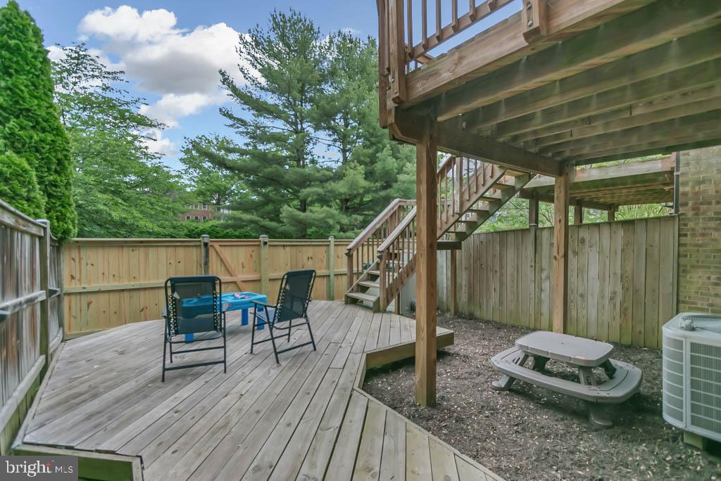 2883 SUTTON OAKS LANE