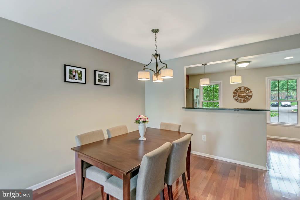 2883 SUTTON OAKS LANE