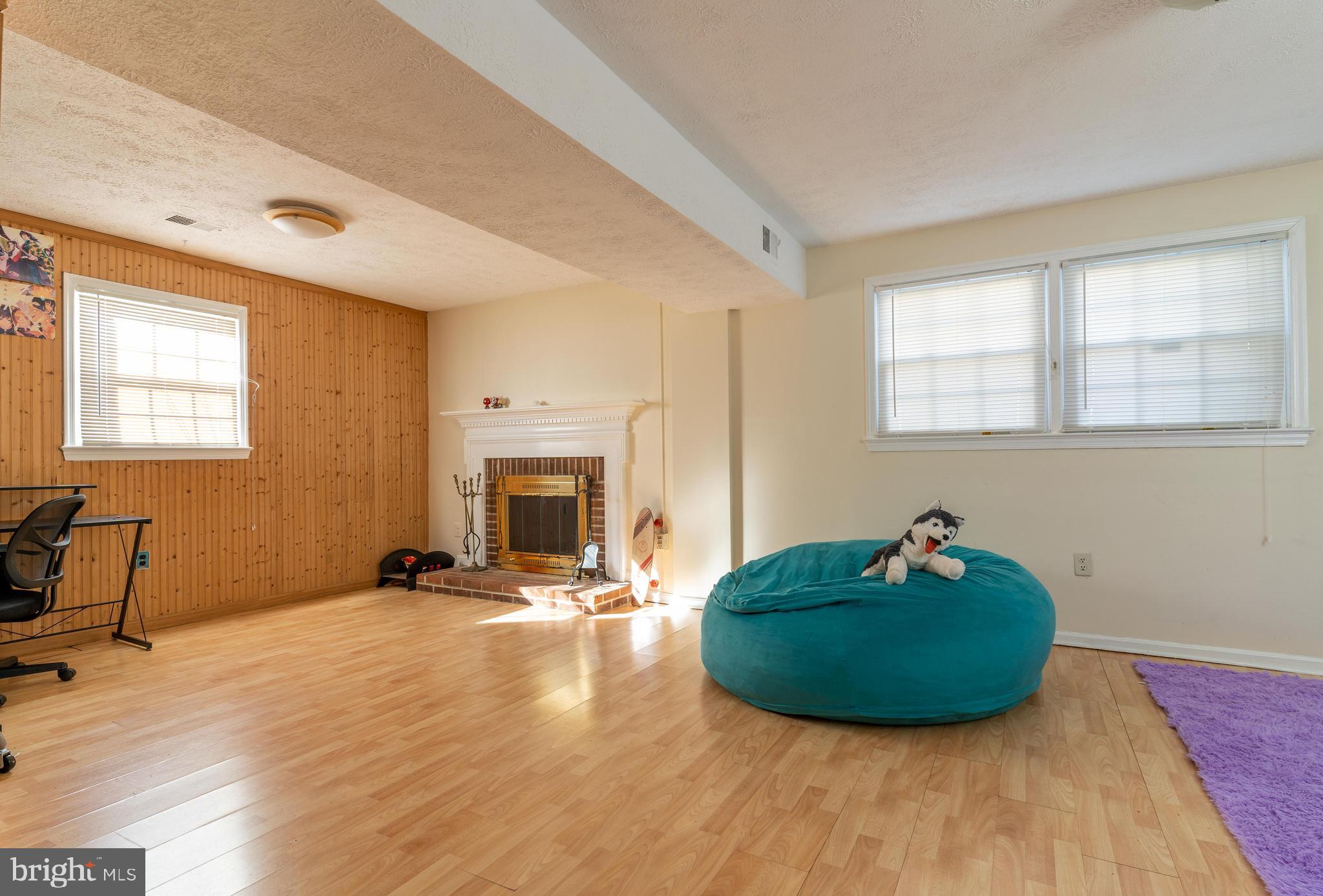 8031 SLEEPY VIEW LANE