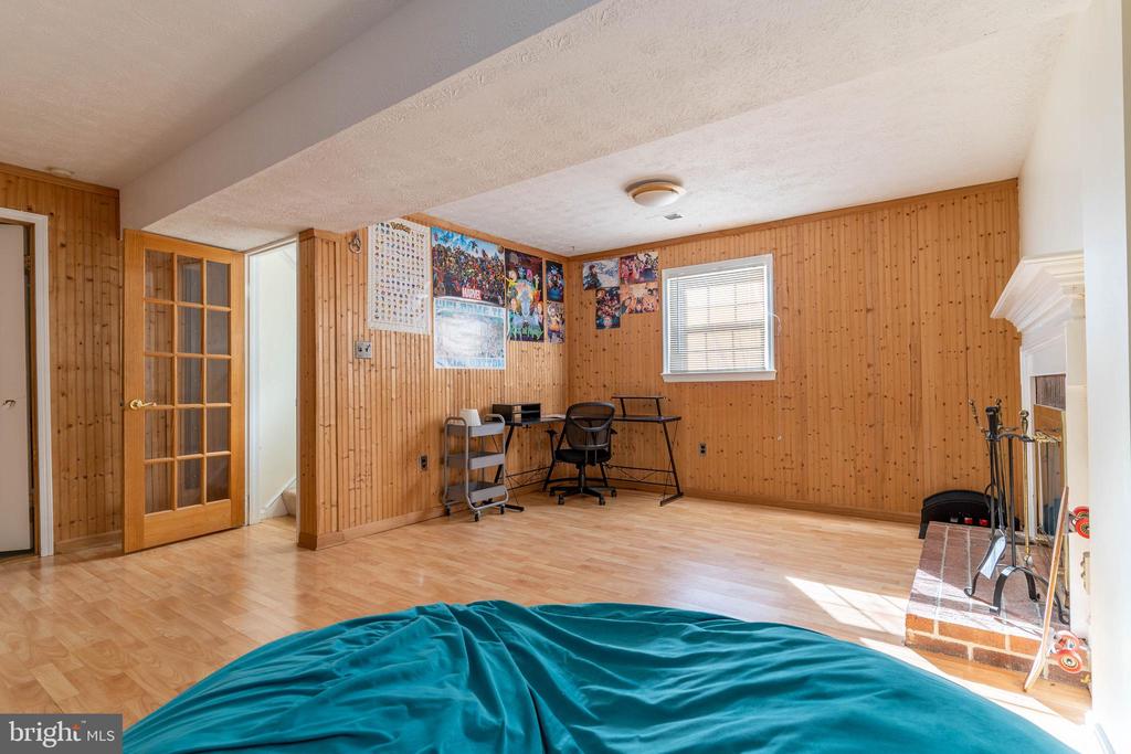 8031 SLEEPY VIEW LANE