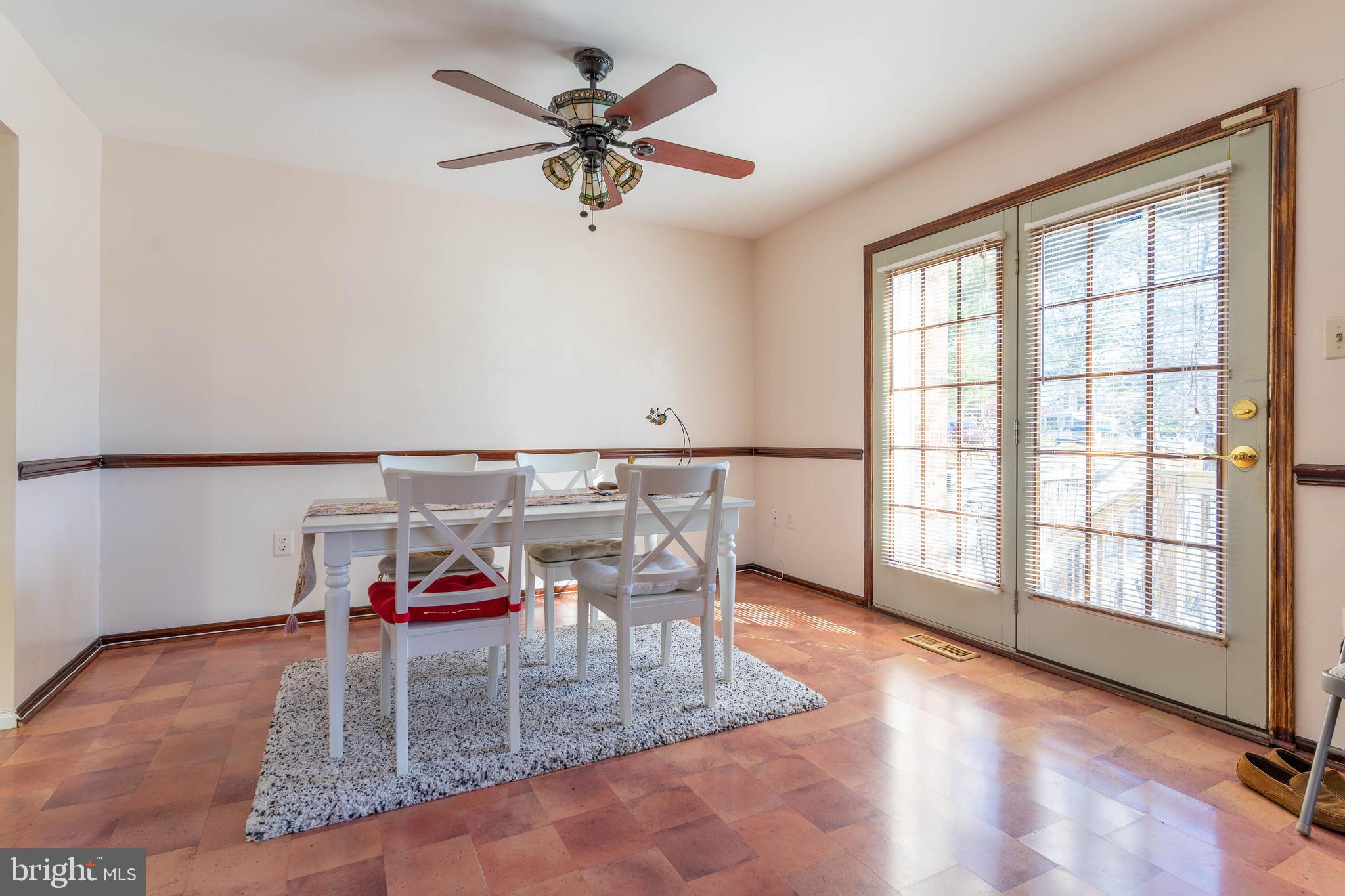 8031 SLEEPY VIEW LANE