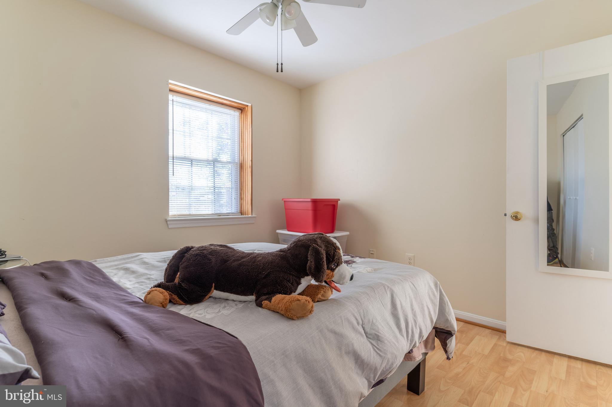 8031 SLEEPY VIEW LANE