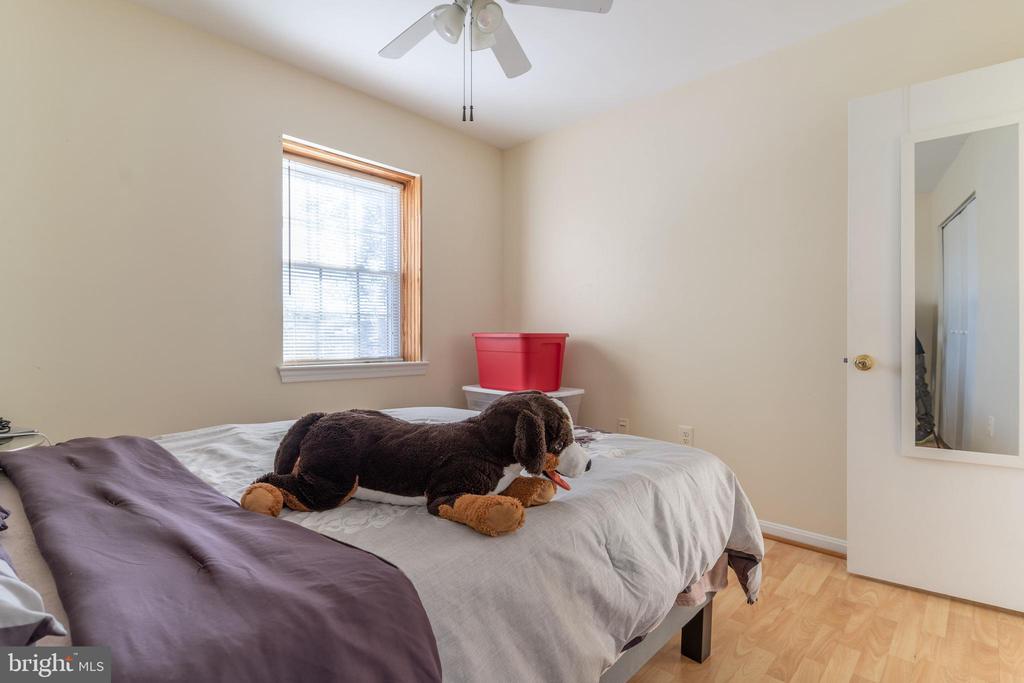8031 SLEEPY VIEW LANE