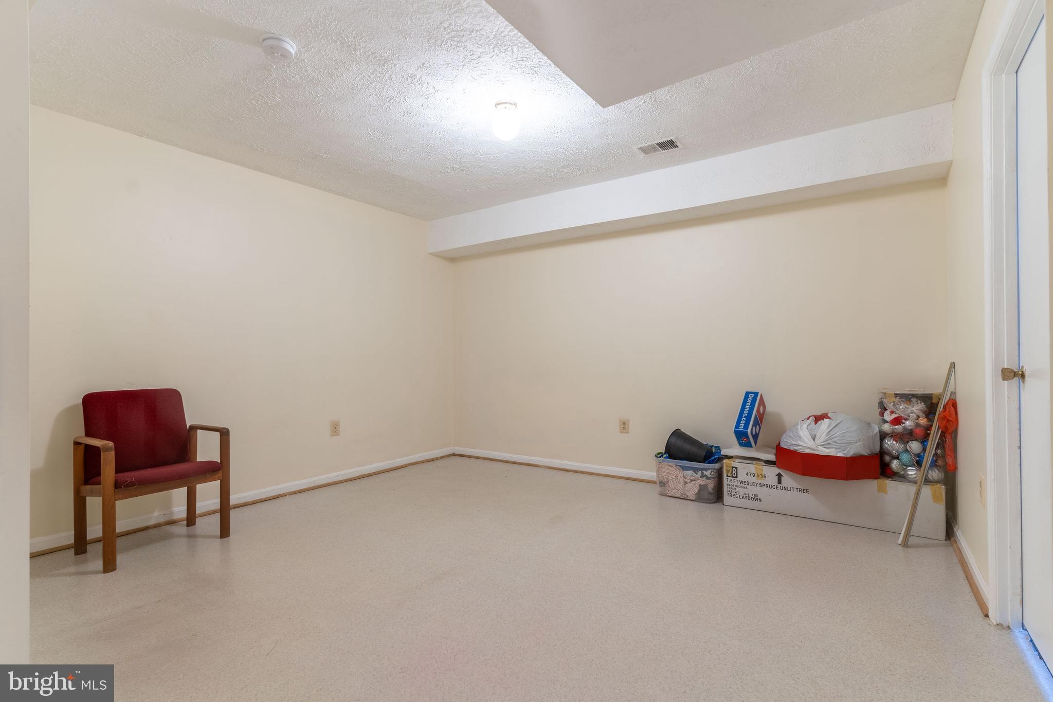 8031 SLEEPY VIEW LANE