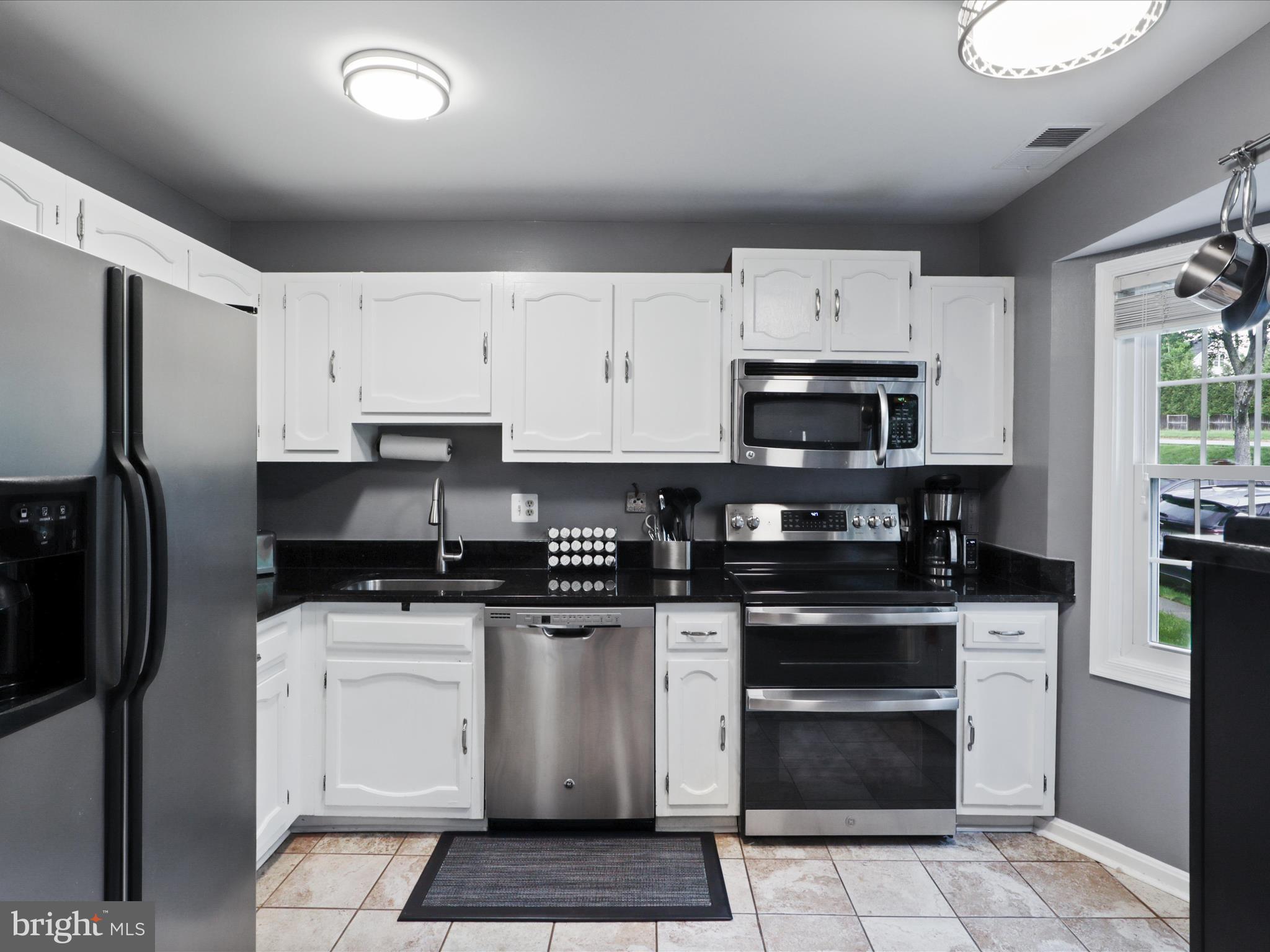 9917 BLAKE LANE
