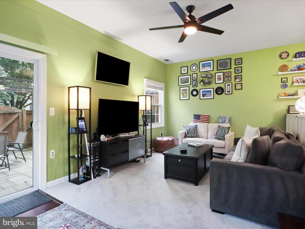 9917 BLAKE LANE