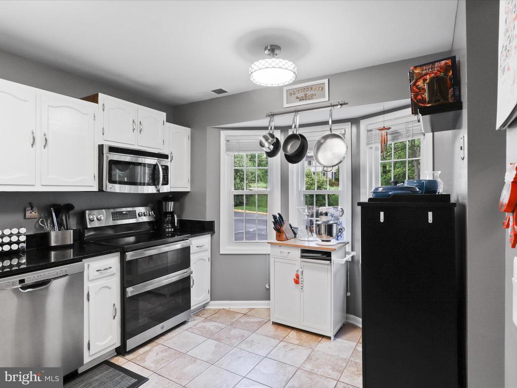 9917 BLAKE LANE
