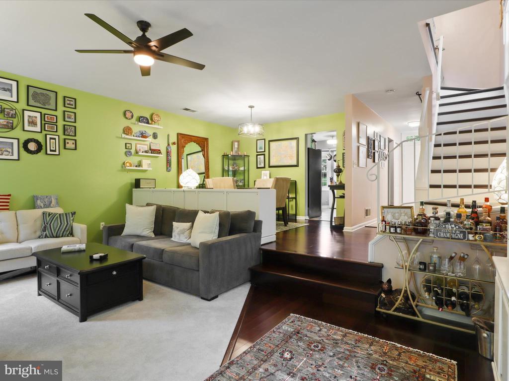 9917 BLAKE LANE