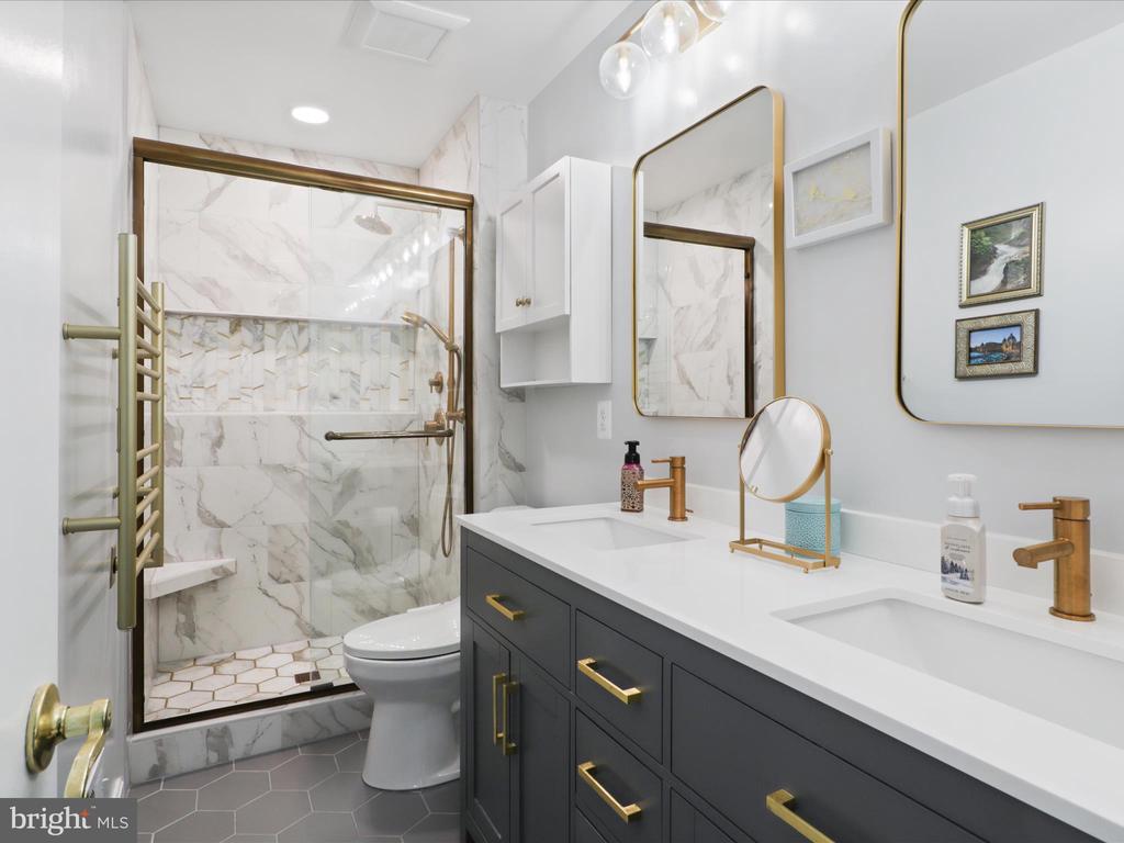 9917 BLAKE LANE
