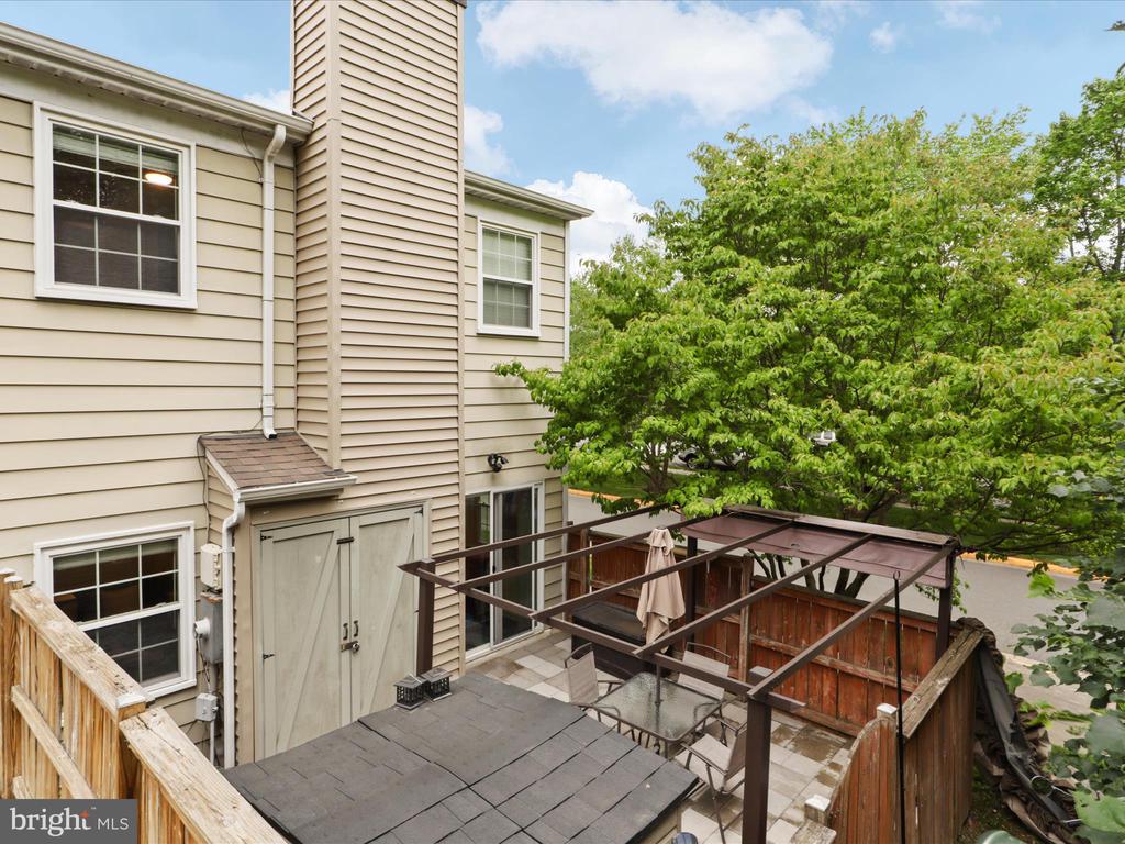 9917 BLAKE LANE