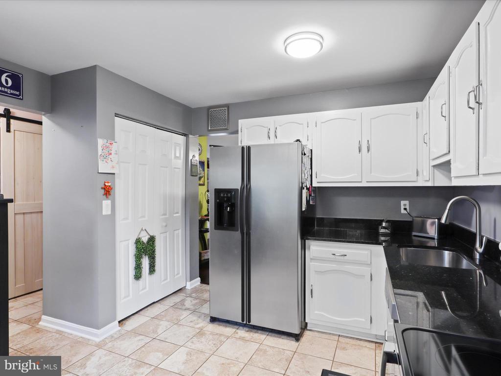 9917 BLAKE LANE