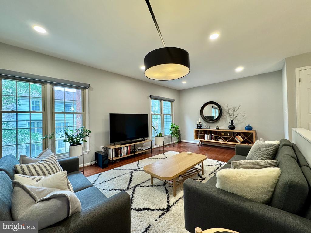 2718 SHAWN LEIGH DRIVE